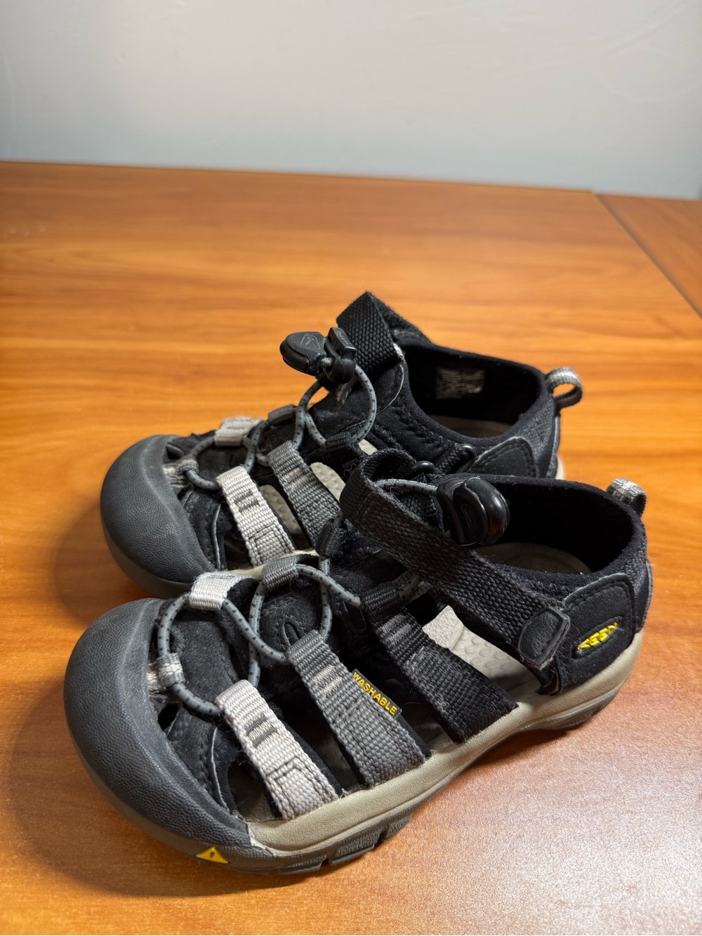 Keen Newport H2 Kids Black Grey Sandal Water Shoe Hiking Closed Toe Boys Tdlr 11